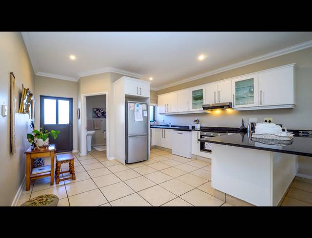 2 BEDROOM TOWNHOUSE FOR SALE IN BALLITO CENTRAL